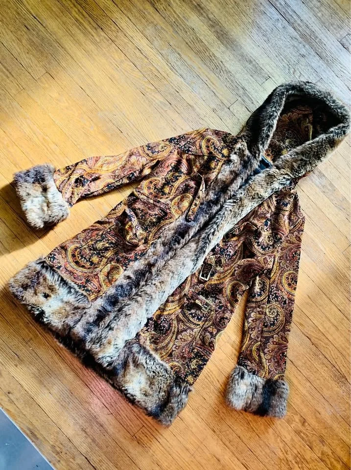 Minkpink “Hendrix” Paisley Coat. Brocade Pattern. Faux Fur