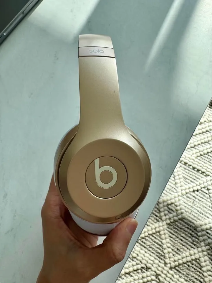 Beats Solo 2 Wireless Headphones