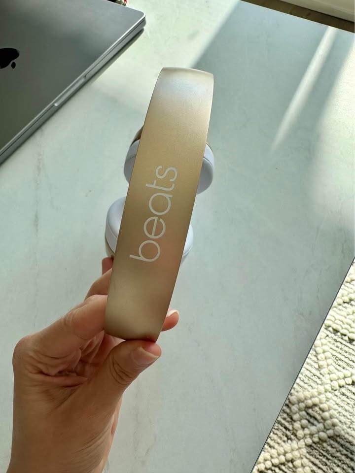 Beats Solo 2 Wireless Headphones - photo 2