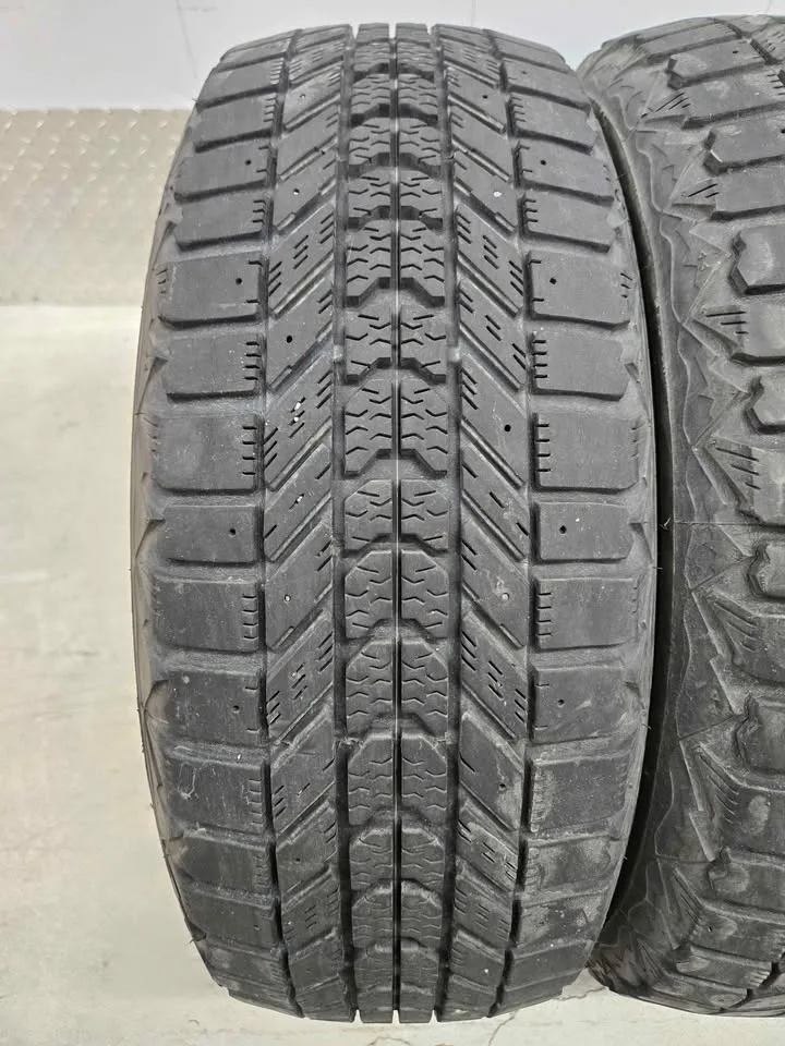 Firestone Winter Tires- 205/60R16 image indicator(2)