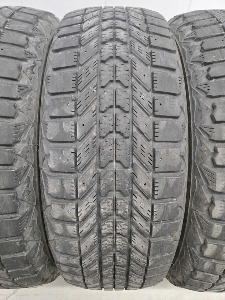 Firestone Winter Tires- 205/60R16 image indicator(4)