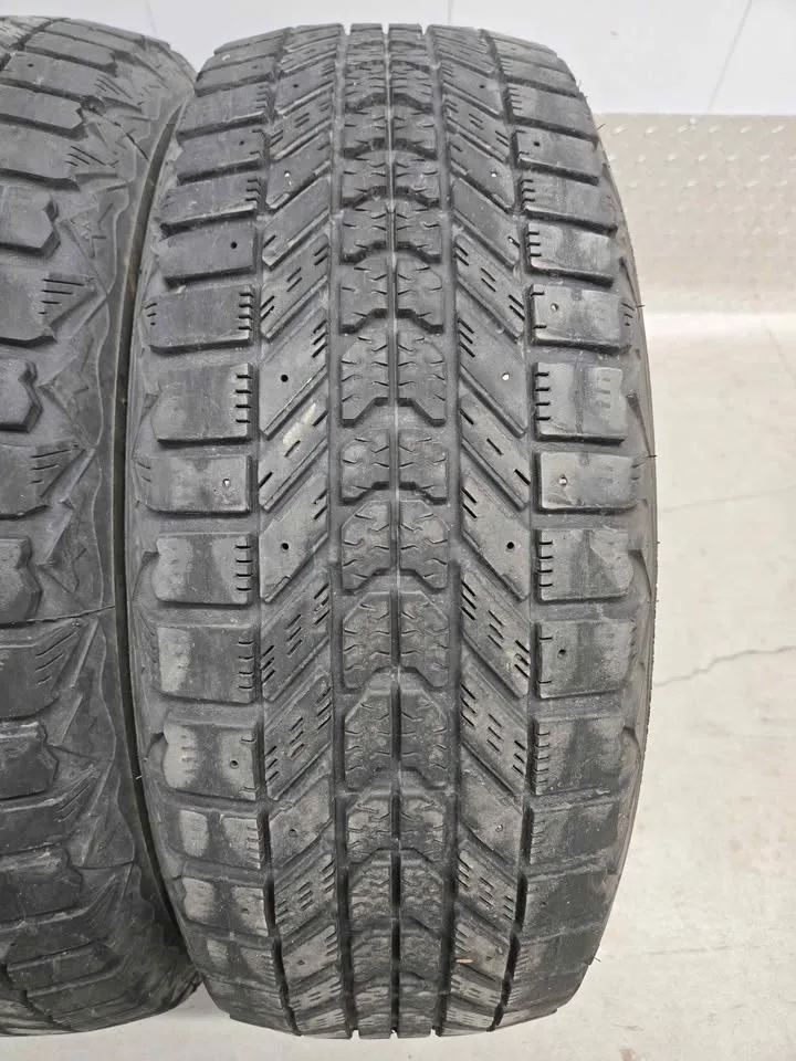 Firestone Winter Tires- 205/60R16 image indicator(5)