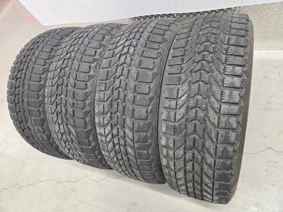 Firestone Winter Tires- 205/60R16 image indicator(9)