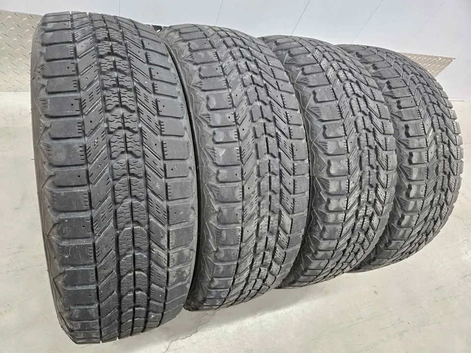 Firestone Winter Tires- 205/60R16 image indicator(10)