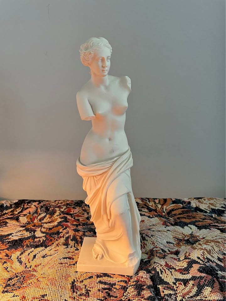 Italian Marble Venus de Milo Sculpture by A Giannelli