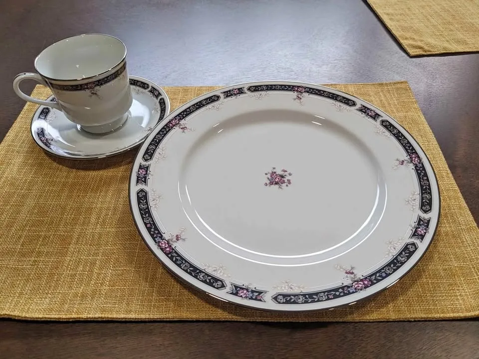 China and glass/crystal serveware
