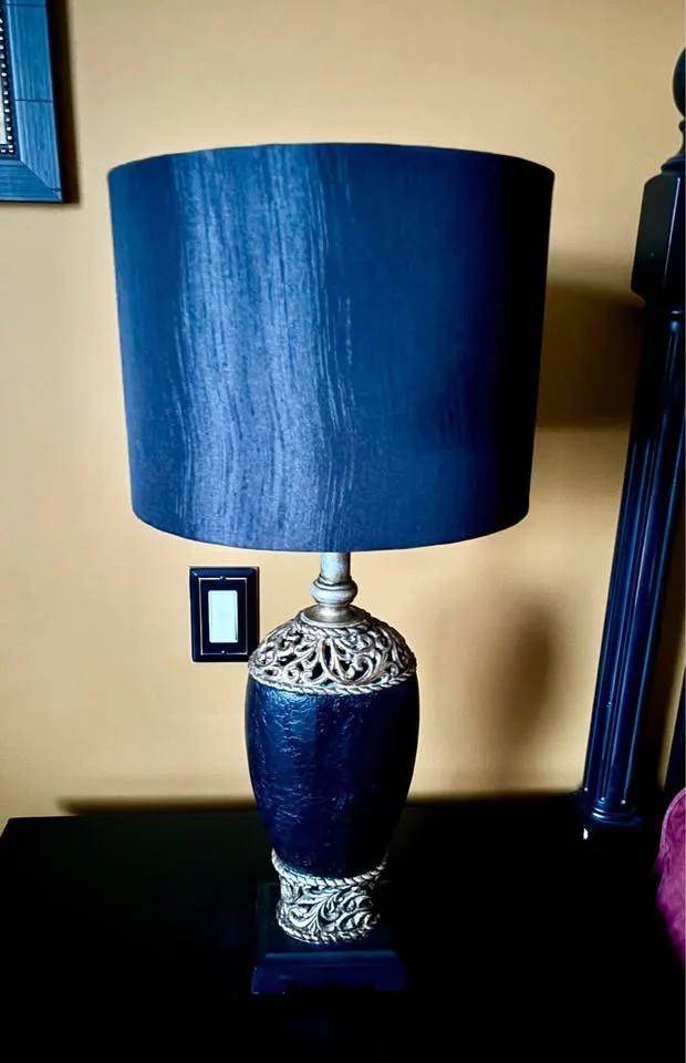 Funky Table Lamp – Perfect for Any Space!