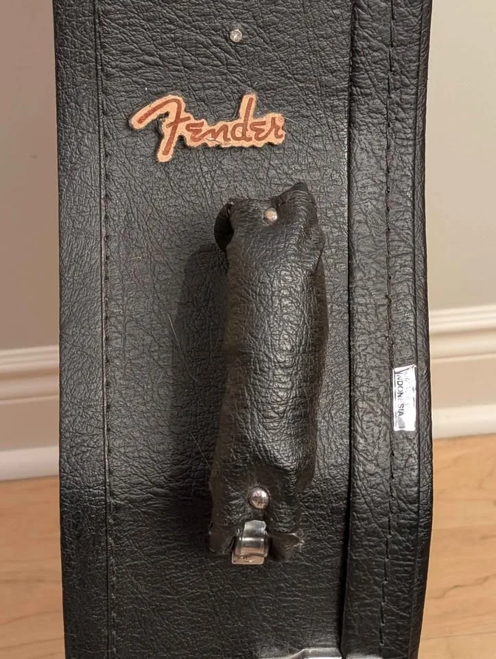 Fender CD-60E Acoustic Electric Guitar w/ Hard Case image indicator(3)