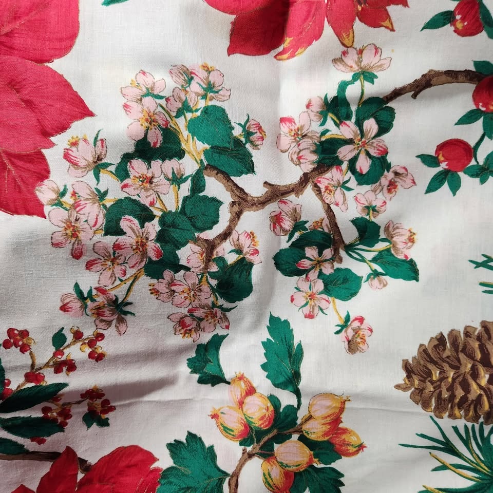 Vintage Christmas Fabric - 84" x 44" - photo 3