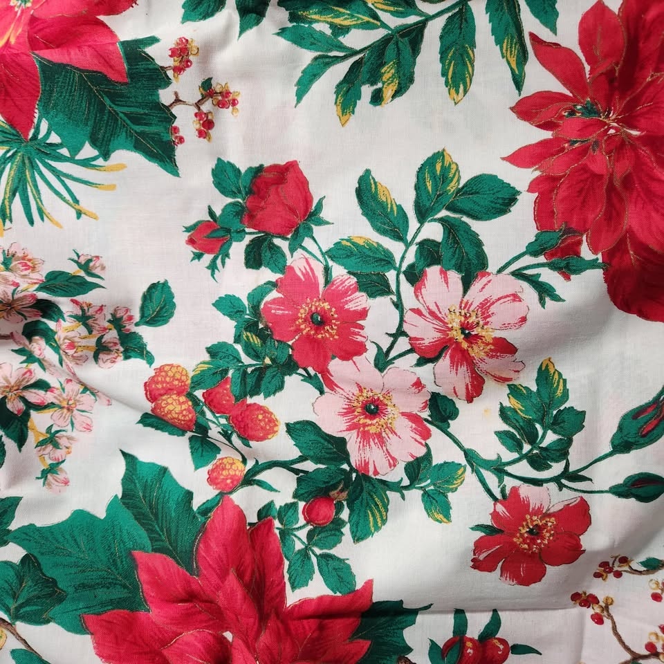 Vintage Christmas Fabric - 84" x 44" - photo 4