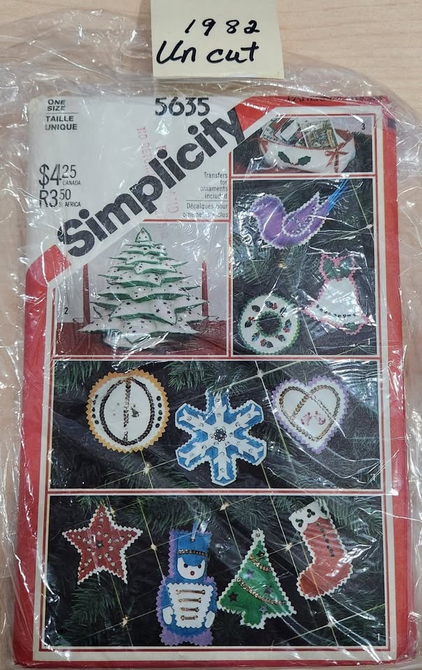 Vintage Christmas Craft Pattern Lot - Simplicity & Butterick - photo 3