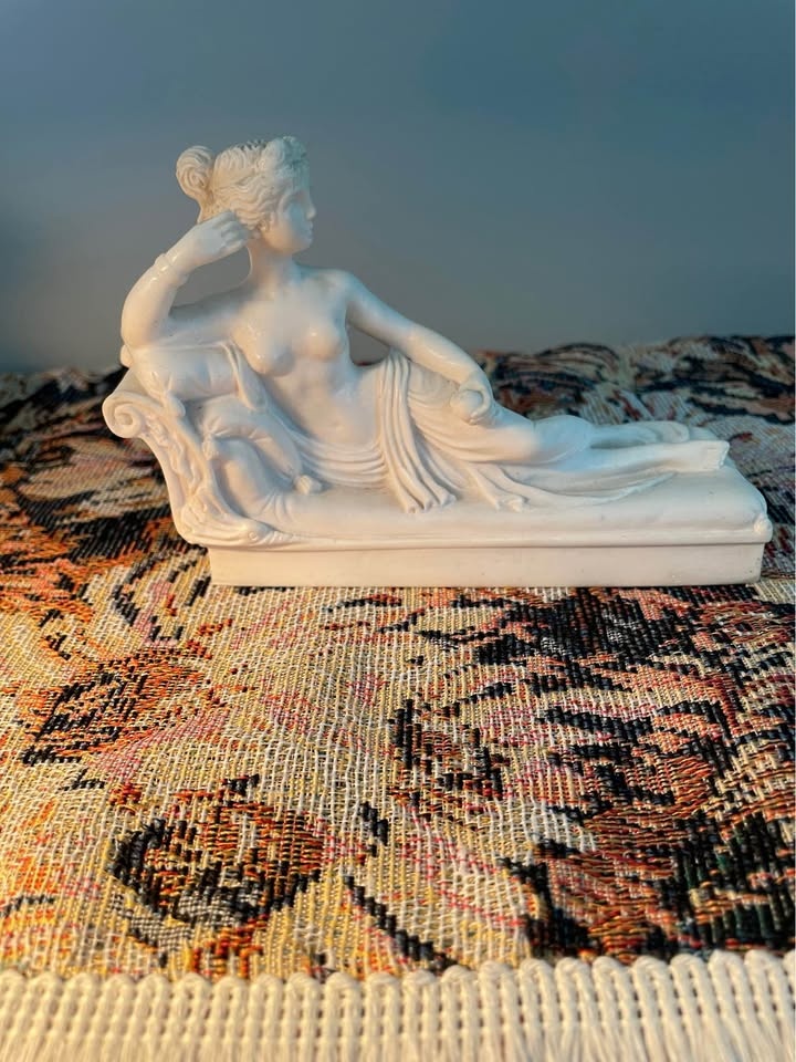 Vintage Venus Victrix Goddess Resin Sculpture
