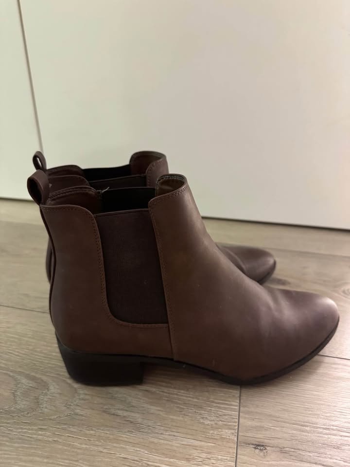 Shoes for $10 - photo 4