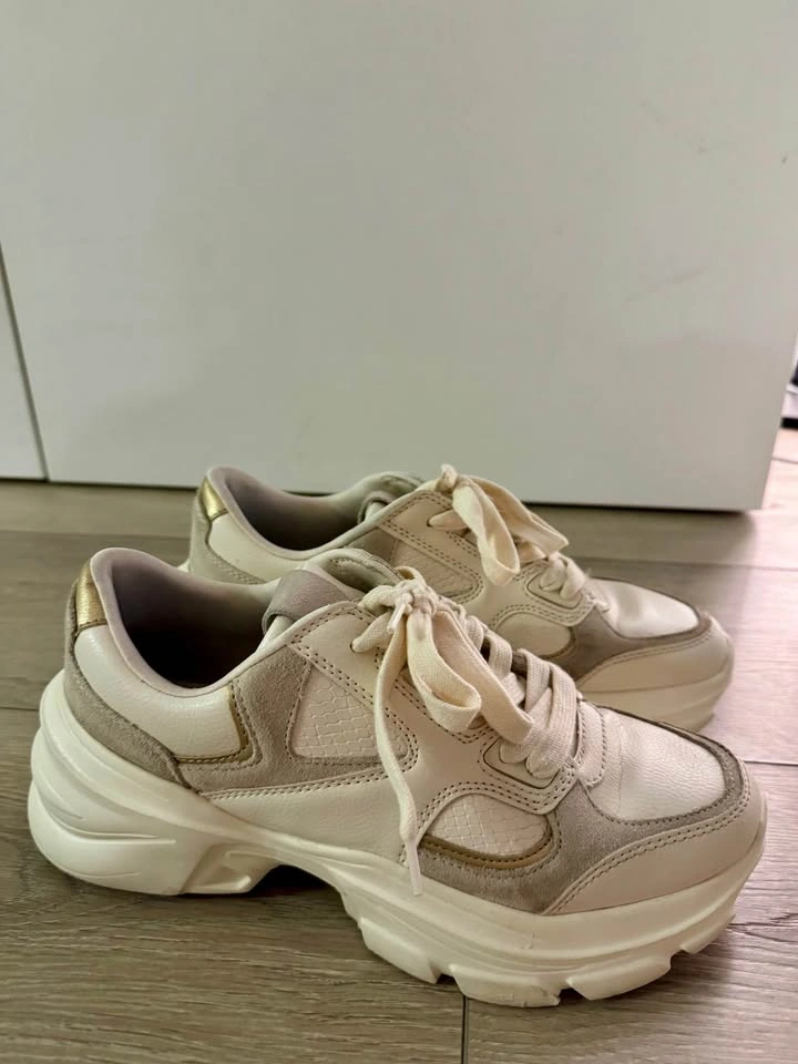 Shoes for Sale - Sneakers and Boots for Women - Size 8.5 - photo 2