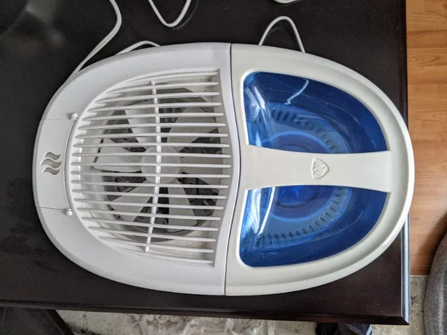 Vicks Natural Mist Humidifier, 4 L $30 image indicator(2)