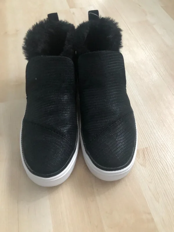 TOMS Paxton Slip On BRAND NEW! image indicator(3)