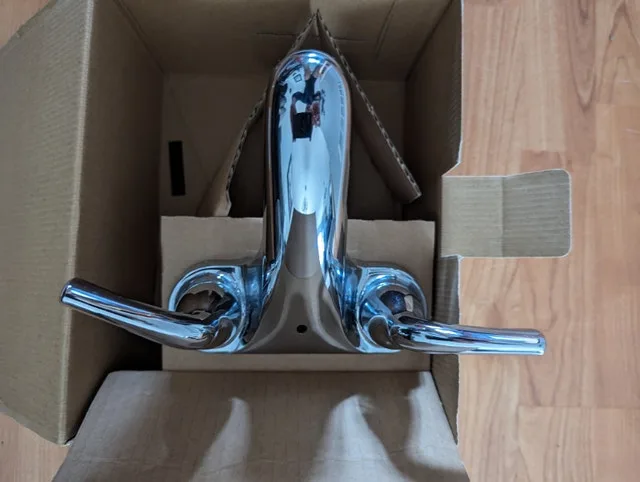 Bathroom Faucet $10 image indicator(2)