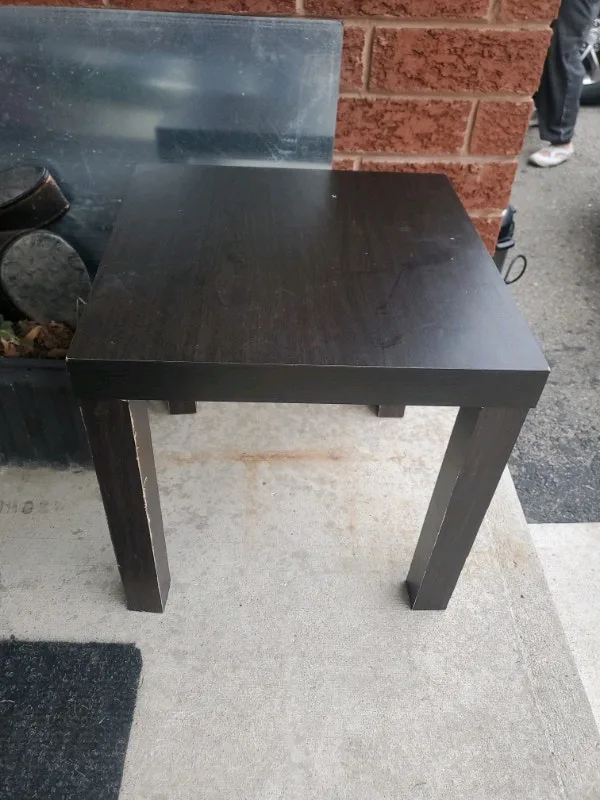 VARIOUS COFFEE TABLES. #cleanout