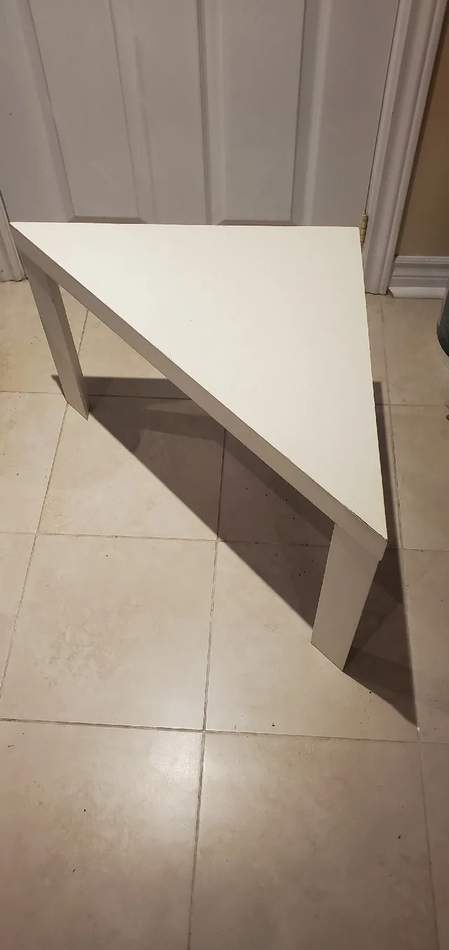 VARIOUS COFFEE TABLES. #cleanout image indicator(2)