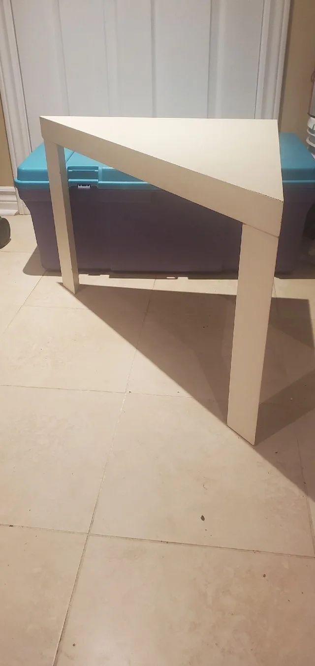 VARIOUS COFFEE TABLES. #cleanout image indicator(7)