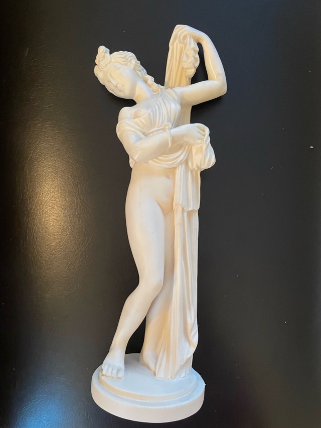 Vintage Italian Aphrodite Sculpture by Ruggeri - photo 2