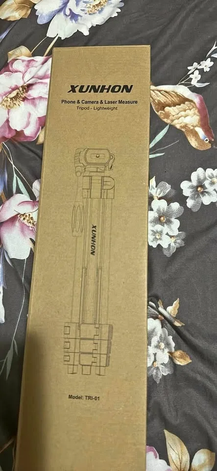 📸 Phone & Camera Tripod – BRAND NEW!