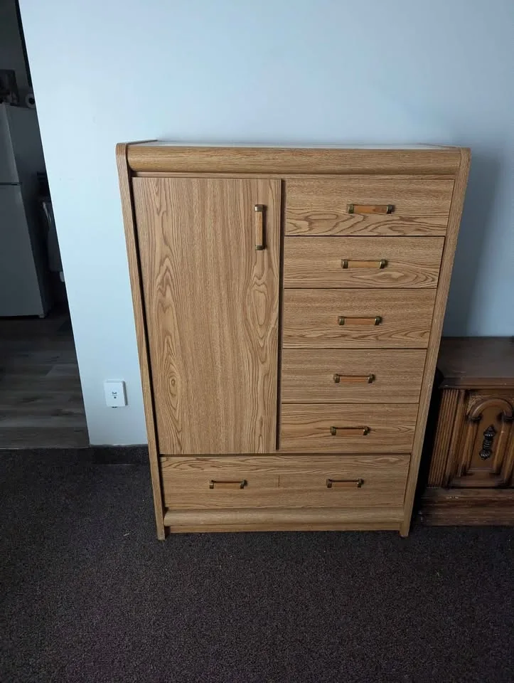 Chest / Dresser / Armoire image indicator(2)