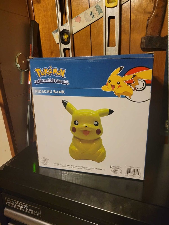 Pokémon Pikachu coin bank - photo 2