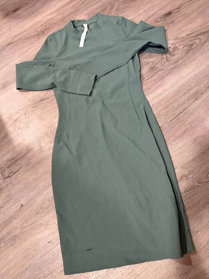 Lululemon ribbed long sleeve dress
