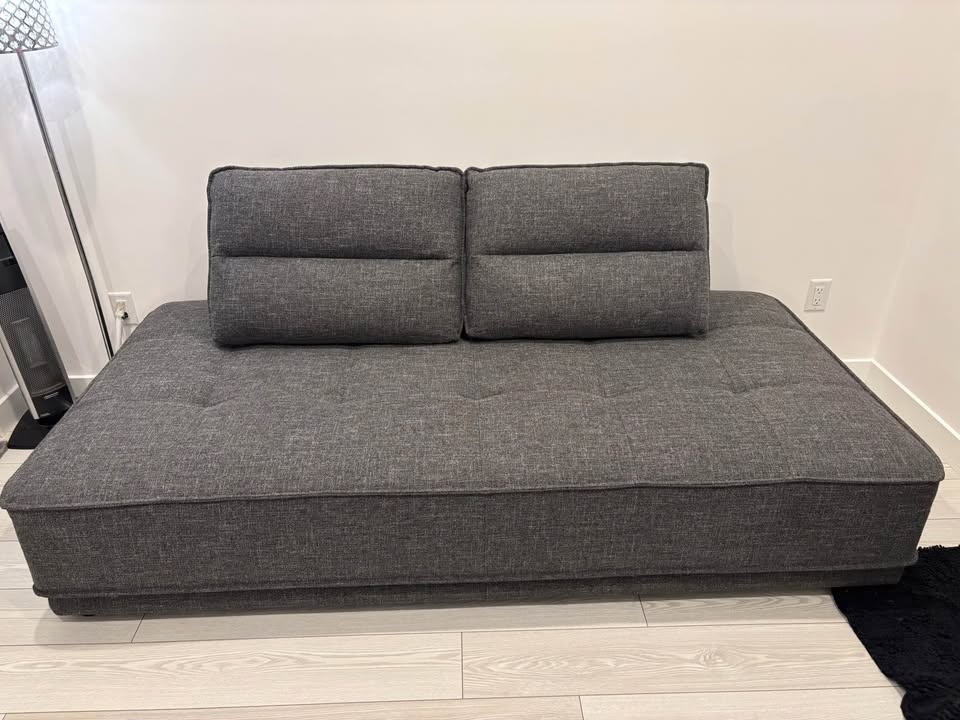 Structube Chameleon couch - photo 2