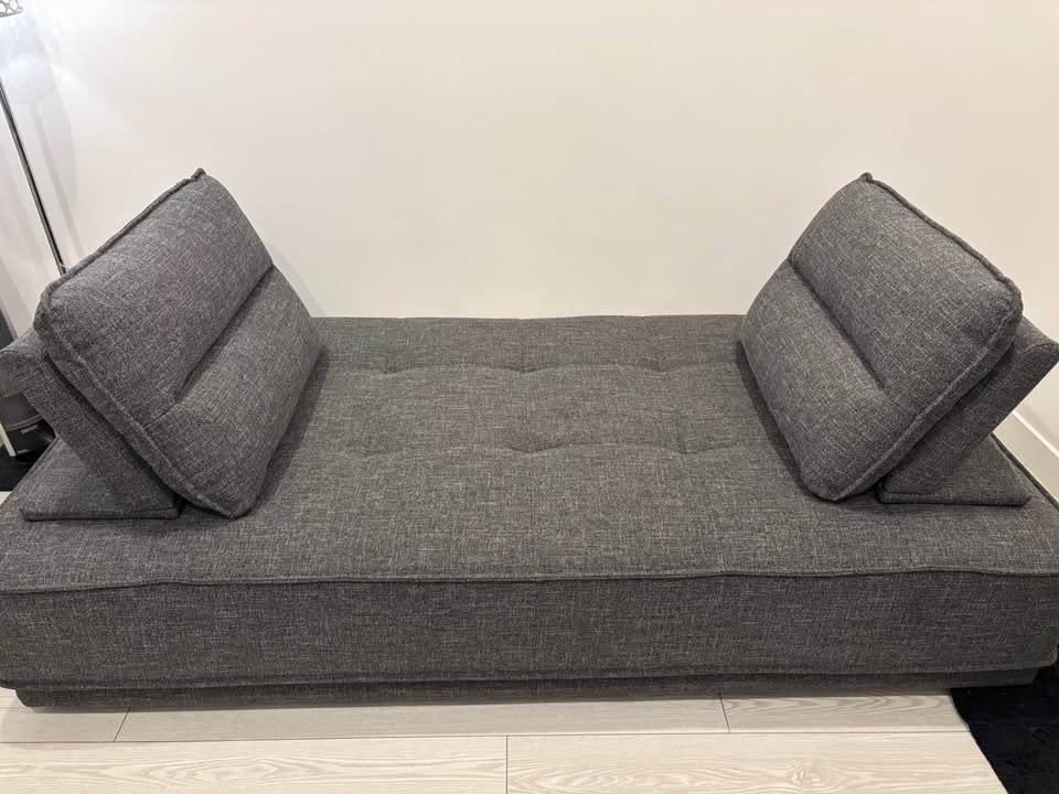 Structube Chameleon couch - photo 4