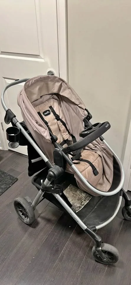 Stroller Eventflo Travel system. Includes car ride for babies.