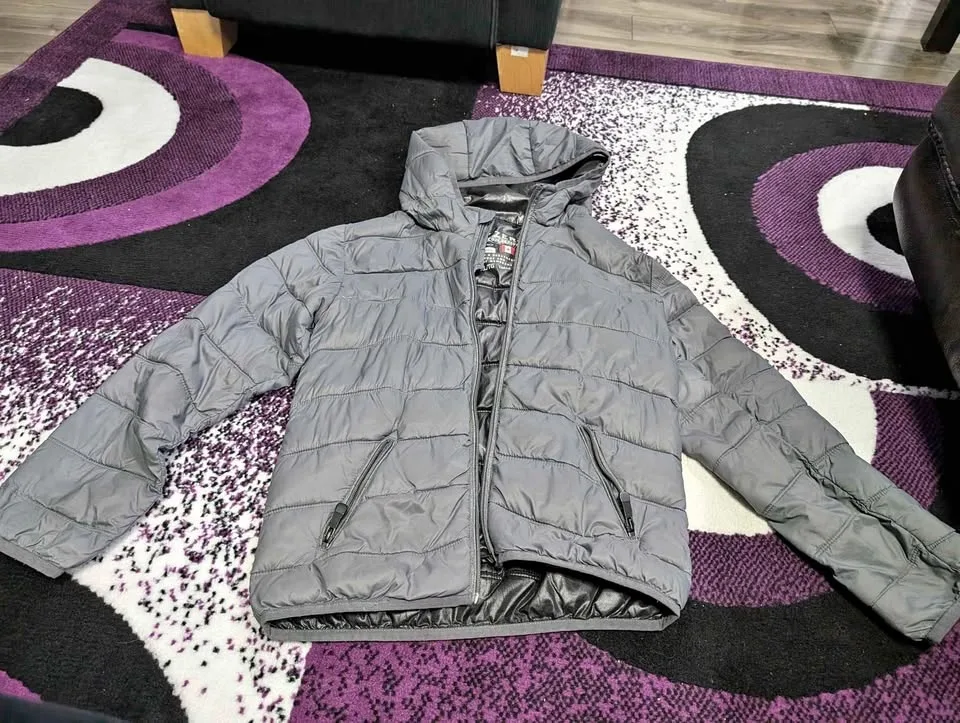 Kids winter jacket in excellent condition XL for 14-16 years old