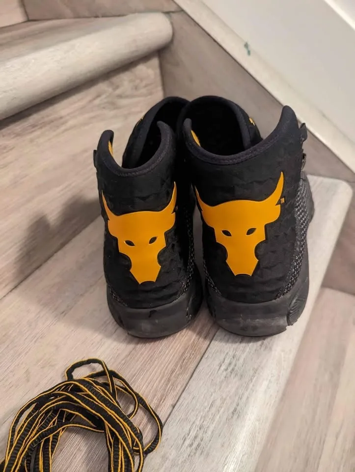 Brand new condition Men's Project Rock Under armour shoes size 8 image indicator(2)