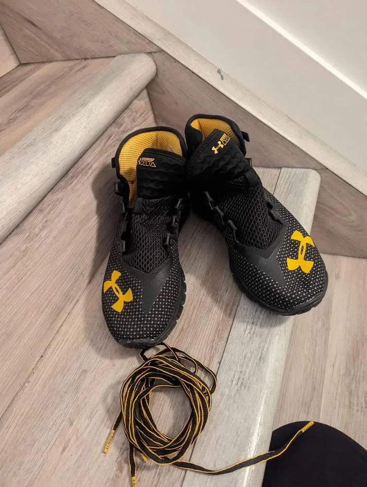 Brand new condition Men's Project Rock Under armour shoes size 8 image indicator(3)