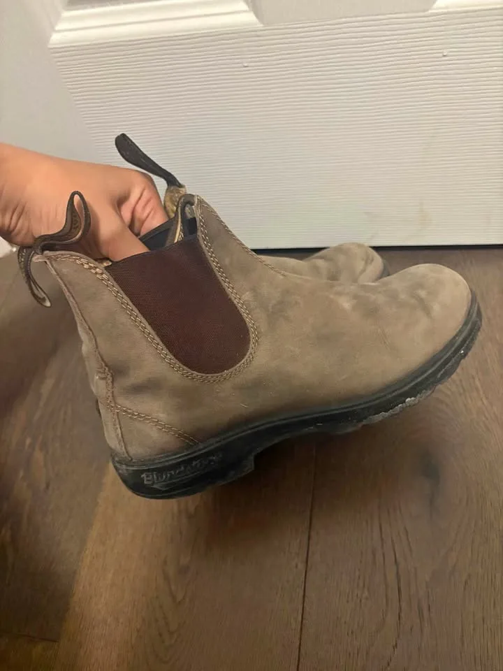 Classic 585 Rustic Brown Women’s Blundstones Size Aus4 / CAN7