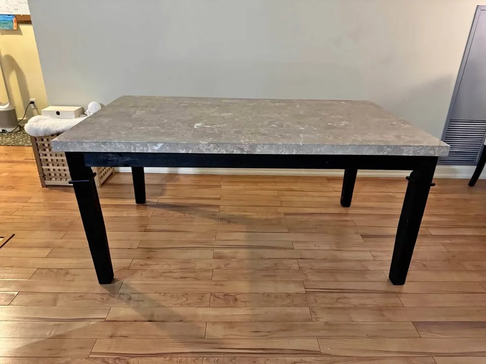 Marble Dining Table – Great Condition