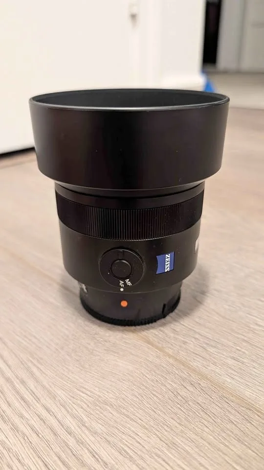 Sony 50mm f/1.4 ZA Planar T* Lens - Excellent