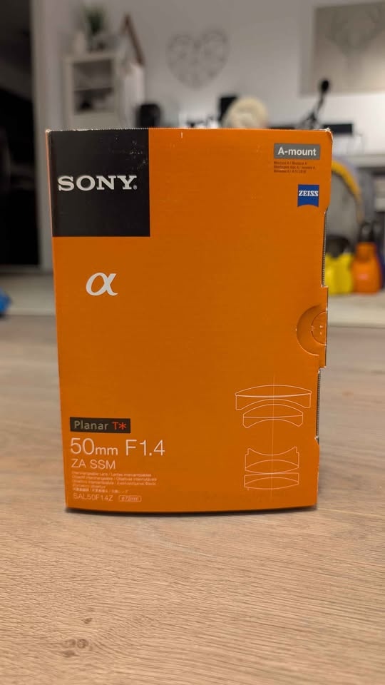 Sony 50mm f/1.4 ZA Planar T* Lens - Excellent - photo 3