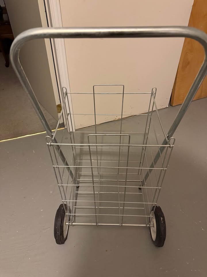 Metal folding utility or shopping cart - photo 2