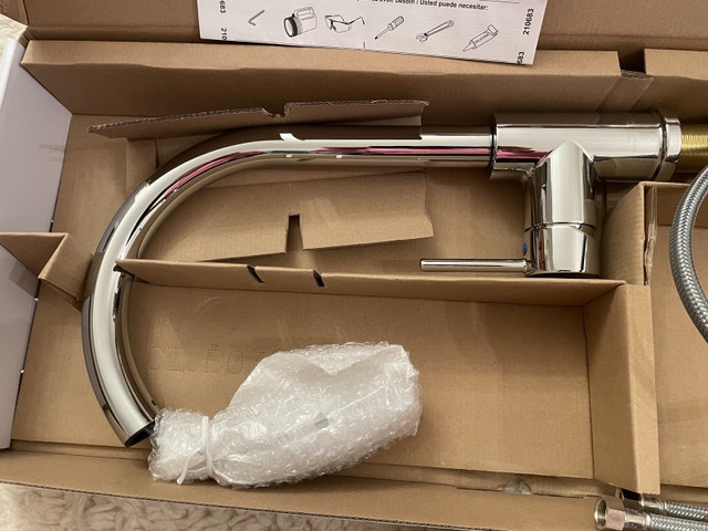 High-End, New-In-Box Delta Pull Down Kitchen Faucet - photo 3