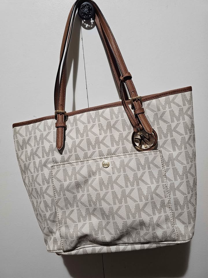 MK Tote #cleanout - photo 3