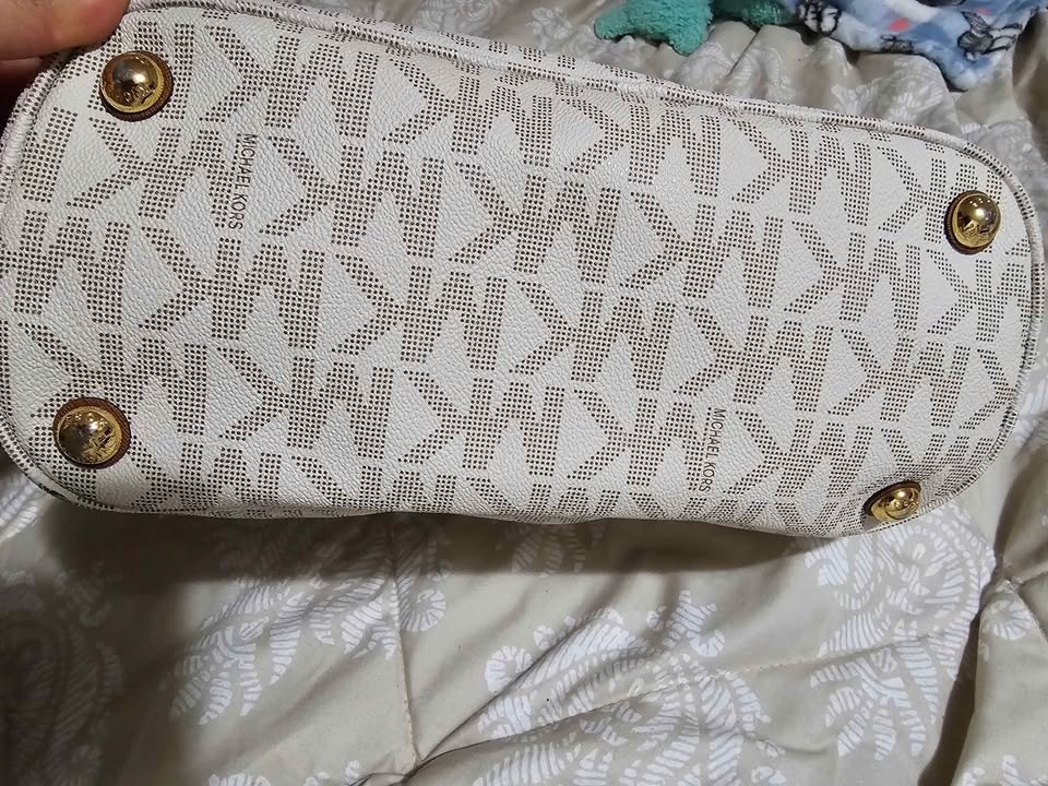 MK Tote #cleanout - photo 4