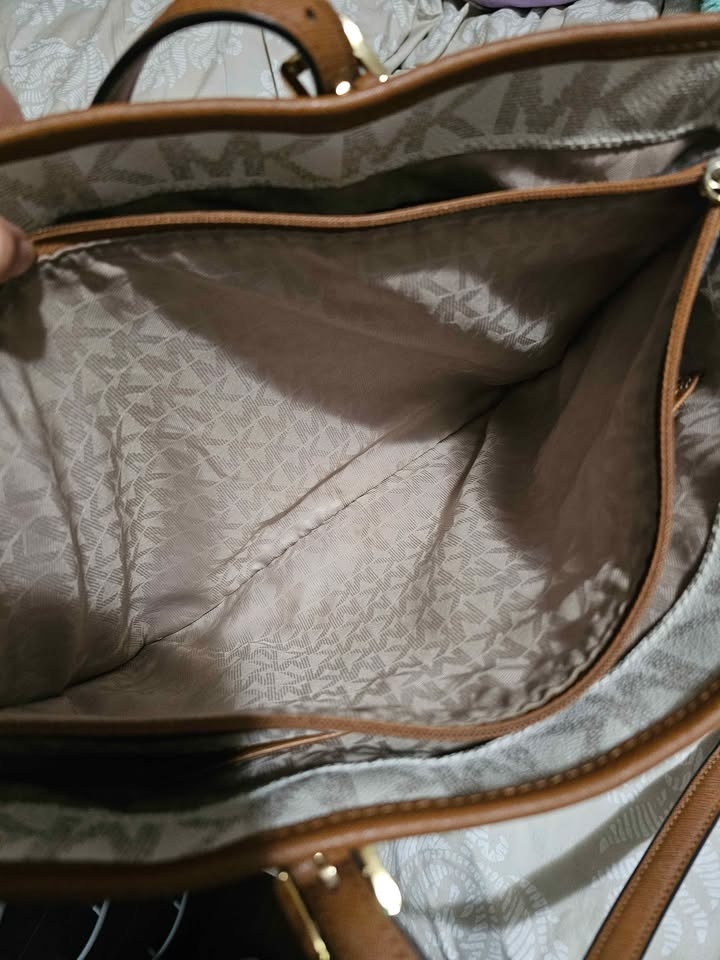 MK Tote #cleanout - photo 5
