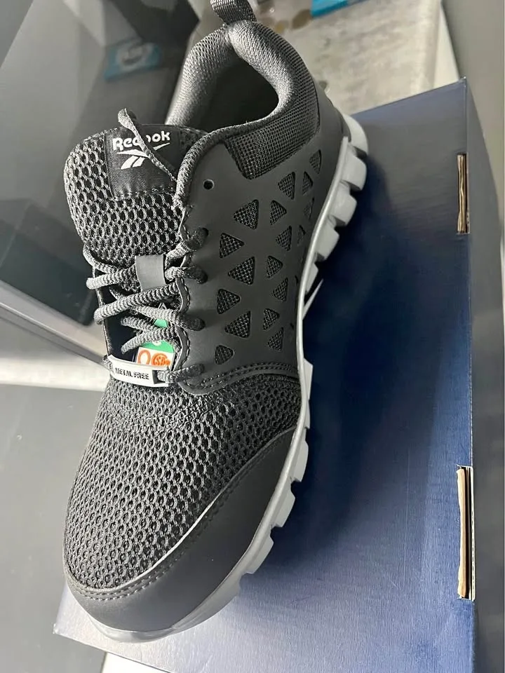 Men’s steel toe shoes new size 9