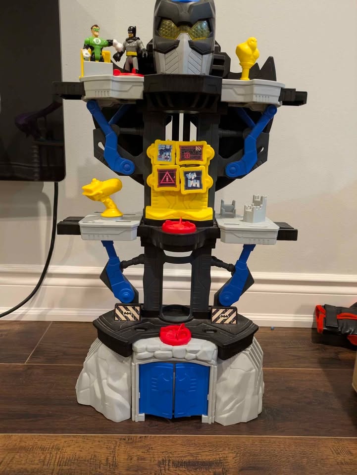Batman Tower - Excellent new Condition - photo 2