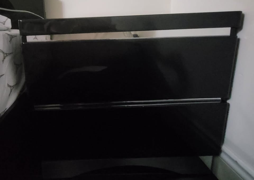 Modern Black Glossy Nightstand – 2 Drawers | Excellent Condition - photo 2