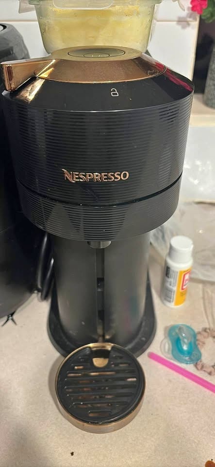 Nespresso Vertuo Next Coffee Machine - Matte Black