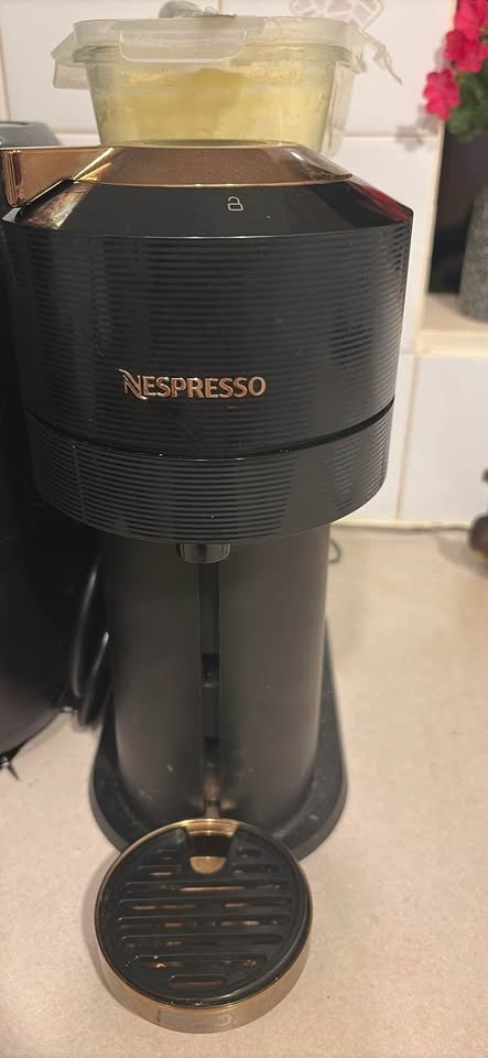 Nespresso Vertuo Next Coffee Machine - Matte Black - photo 2