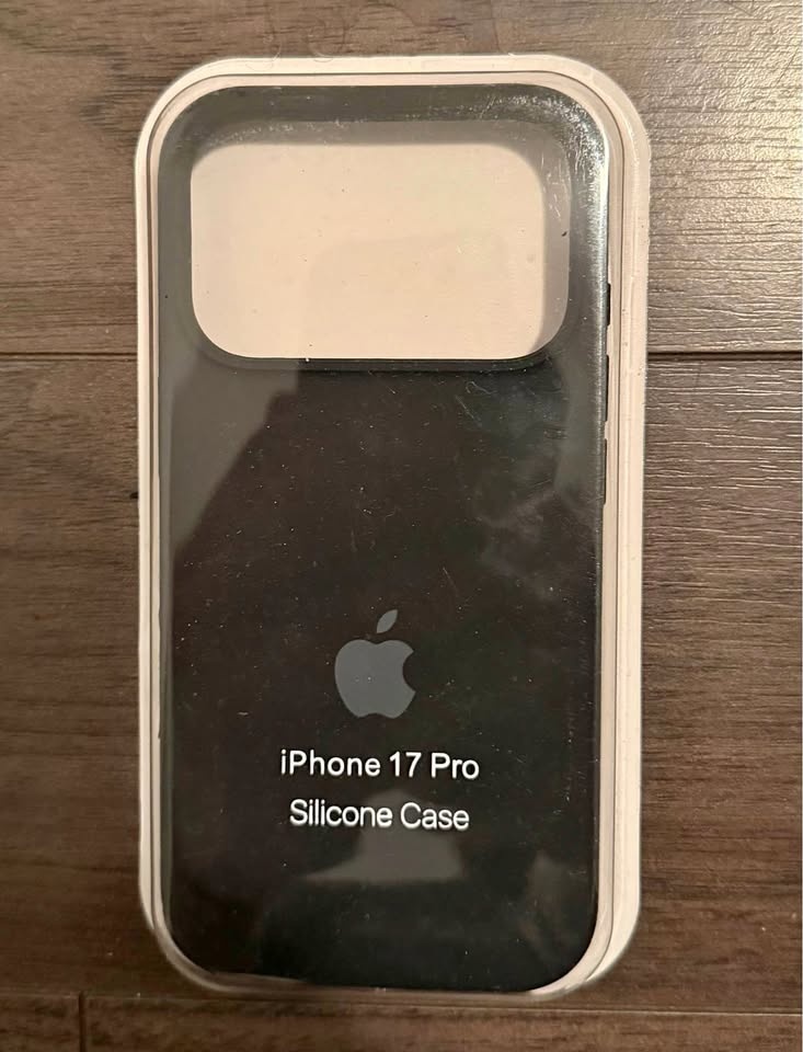 IPHONE 17 PRO SILICON CASE